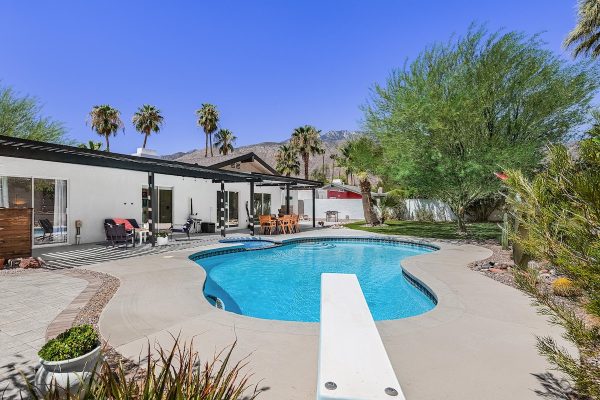 1110 E. Vista Chino